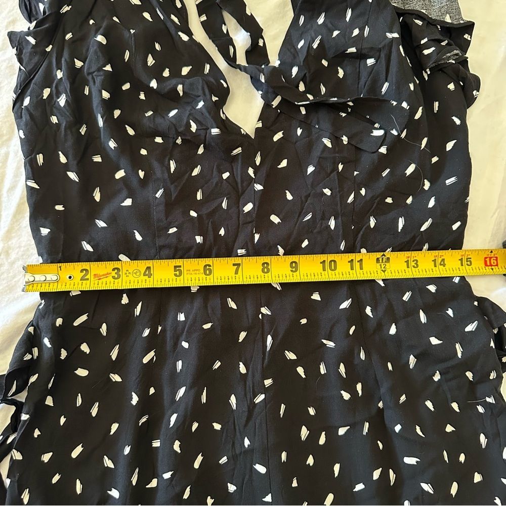 Lulu’s Fine Print Backless Jumpsuit Large - Picture 4 of 9